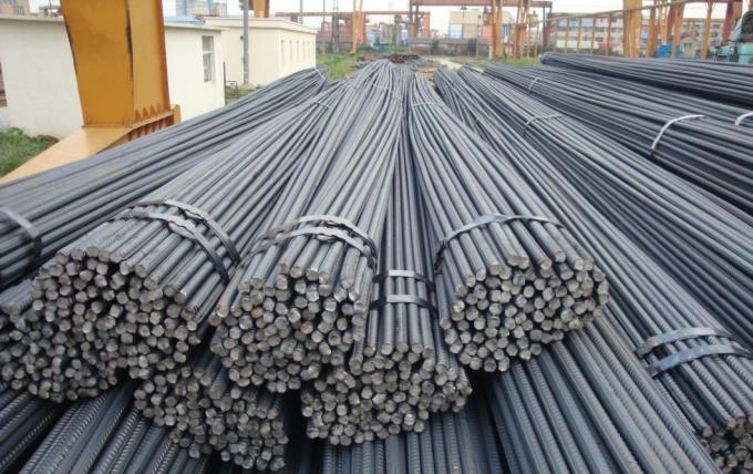 AISI JIS G3112-2004 pour l'acier de filet de vis de Rebar de construction a déformé la barre